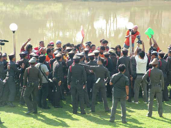 10 janvier : Rassemblement devant l'hôtel sheraton, lieu des négociations