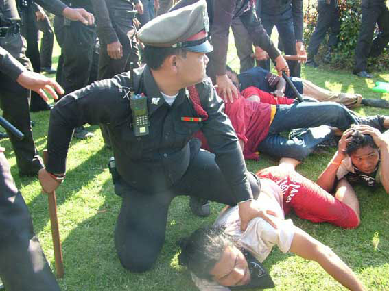 10 janvier : Rassemblement devant l'hôtel sheraton, lieu des négociations