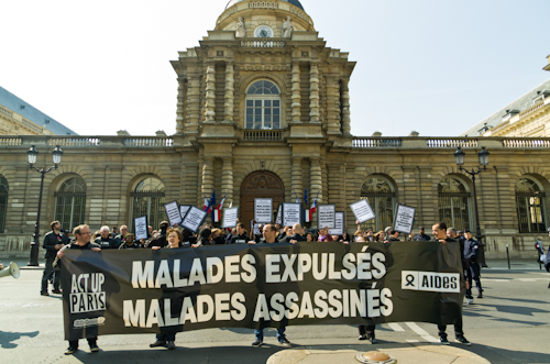 web-Aides-ActUp-Malades-Etrangers-20110503-A000210-by-william-hamon.jpg