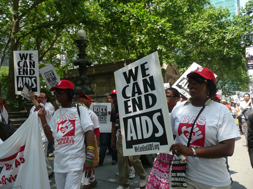 Marche à New York pour l’accès aux traitements