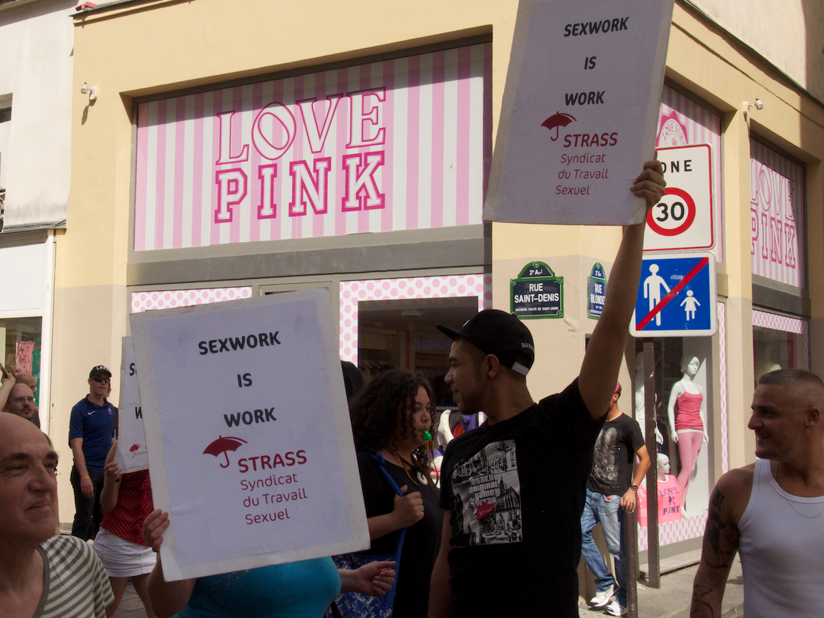 Love Pink : Sexwork is Work rue Saint-Denis